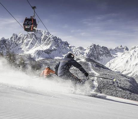 Skifahren im Skigebiet 3 Zinnen Dolomites