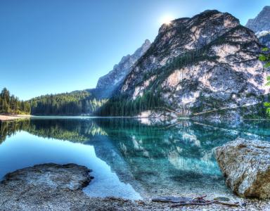 Lago di Braies in estate