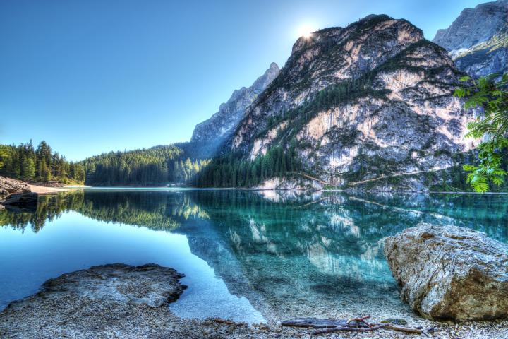 Lago di Braies in estate